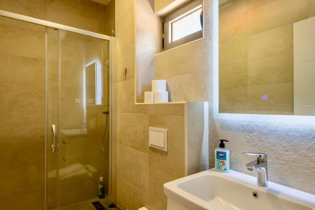 Prodaja, dvosoban stan, 42m², Kavač, Kotor