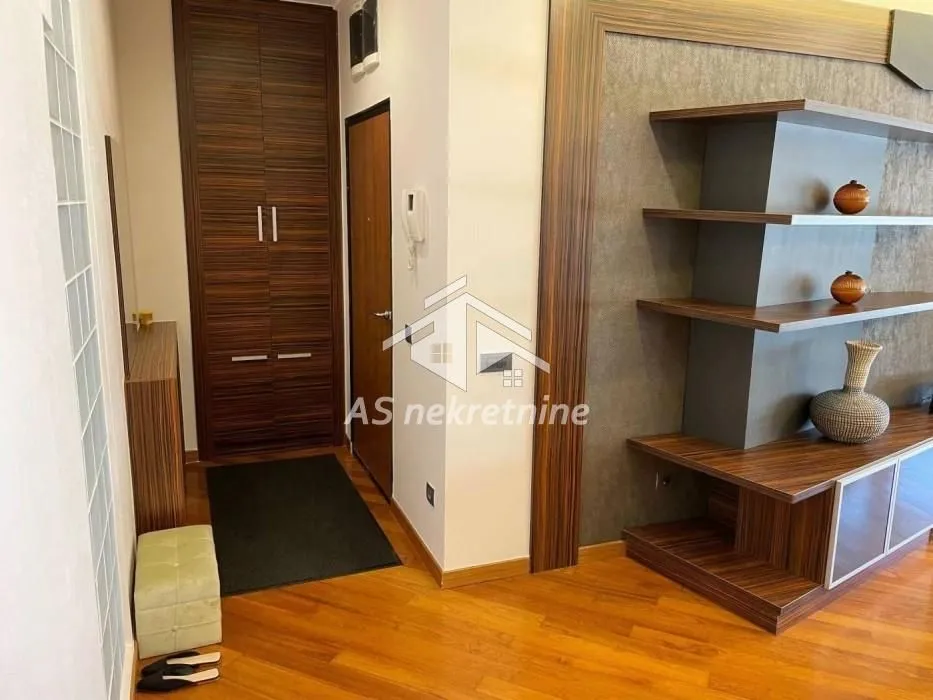 Rent, four bedroom apartment, 118m², Vračar Hram, Vračar Sve Podlokacije