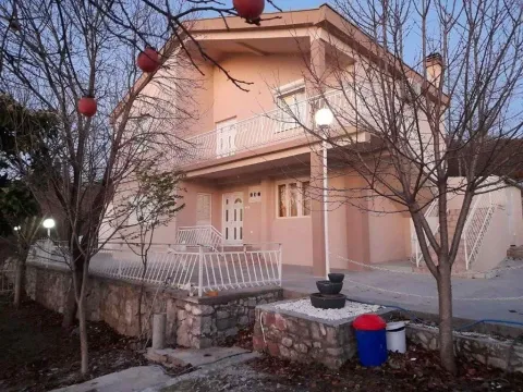 Prodaja, kuća, 300m², Konik, Podgorica - image 3