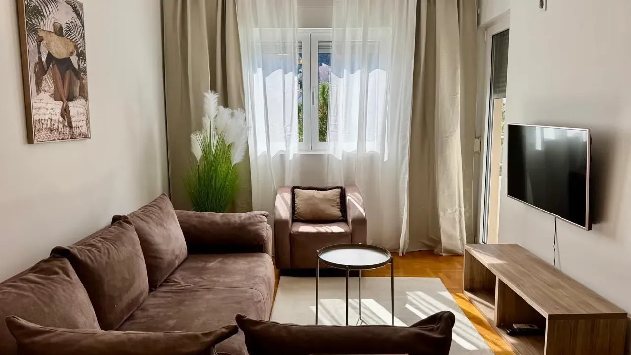 Izdavanje, jednosoban stan, 45m², Budva, Crna Gora