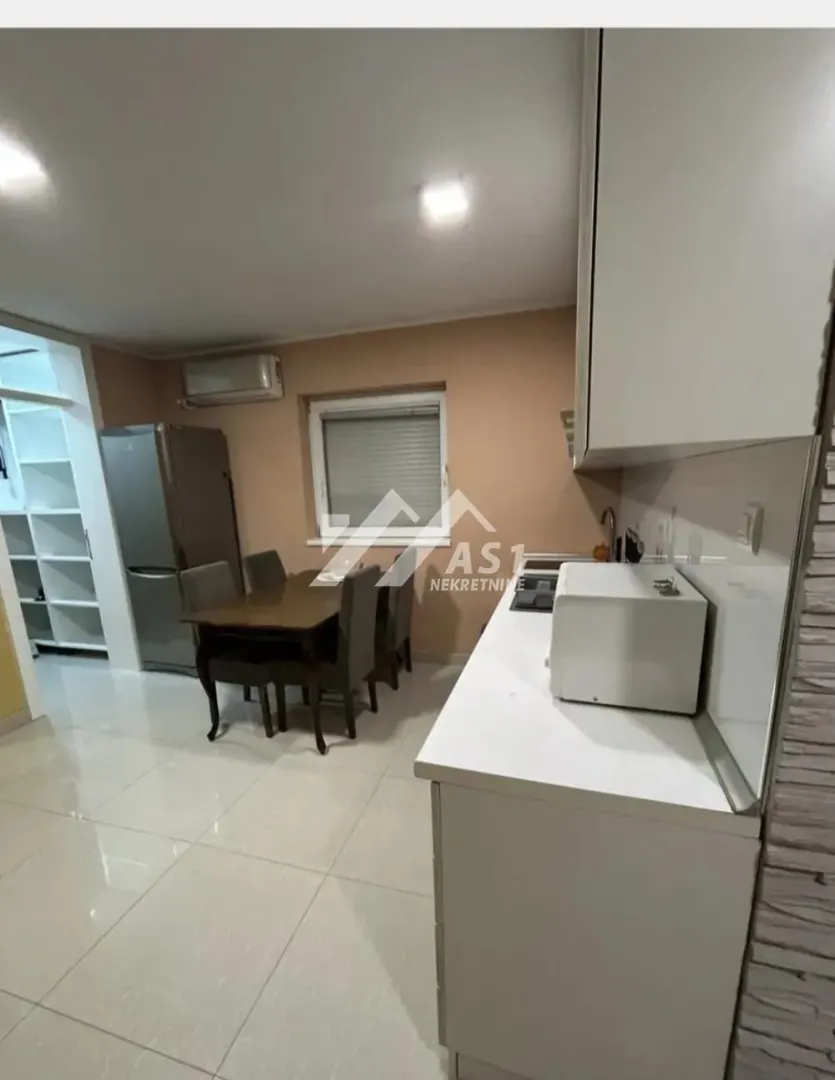 Izdavanje, jednosoban stan, 41m², Petrovaradin, Novi Sad