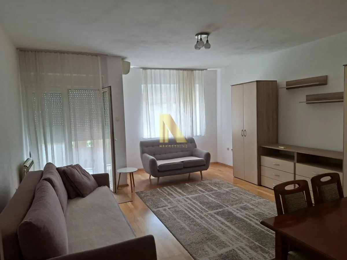 Izdavanje, garsonjera, 35m², Bulevar Oslobodjenja, Novi Sad Sve Podlokacije