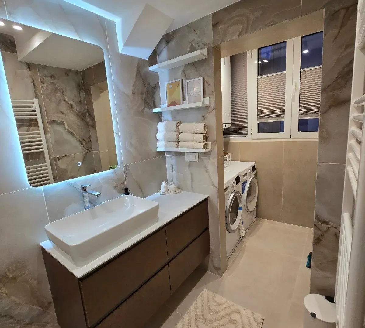 Prodaja, dvosoban stan, 70m², Tivat, Crna Gora