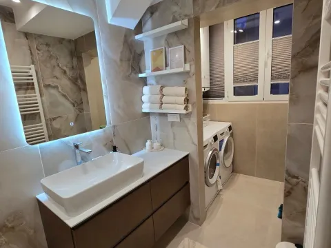 Prodaja, dvosoban stan, 70m², Tivat, Crna Gora - image 15