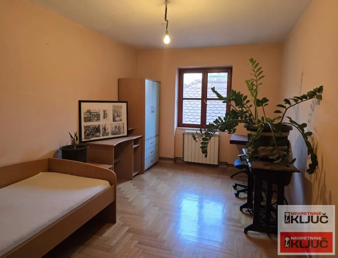 Izdavanje, kuća, 250m², Sajmište, Novi Sad