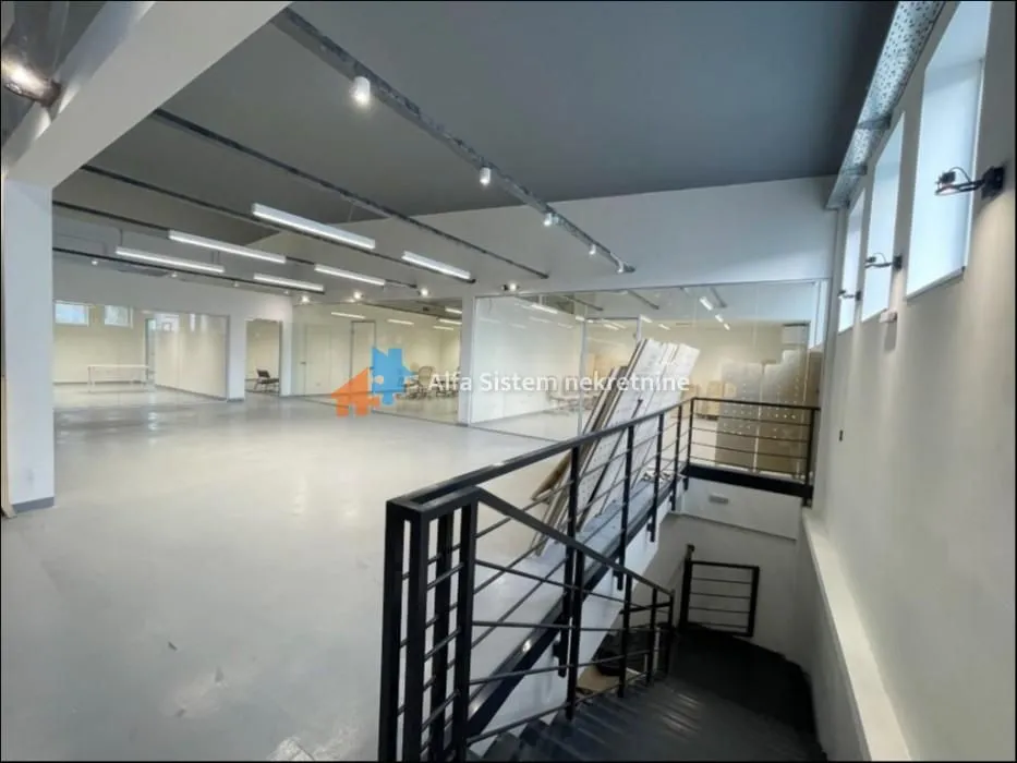 Rent, office space, 1000m², Autokomanda, Voždovac Sve Podlokacije