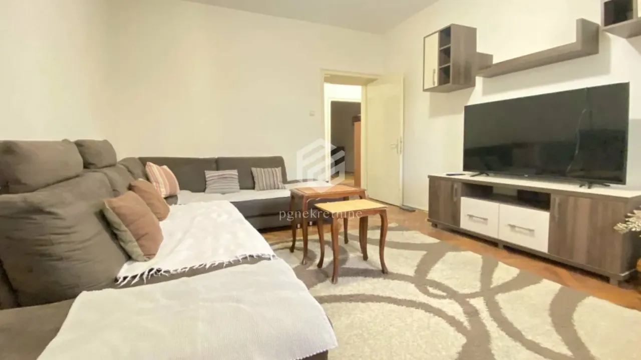 Izdavanje, dvosoban stan, 68m², Centar, Podgorica