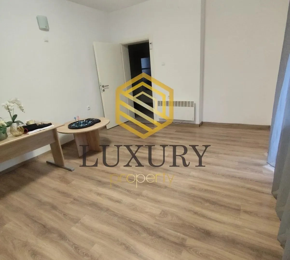 Izdavanje, dvosoban stan, 90m², Gorica C, Podgorica