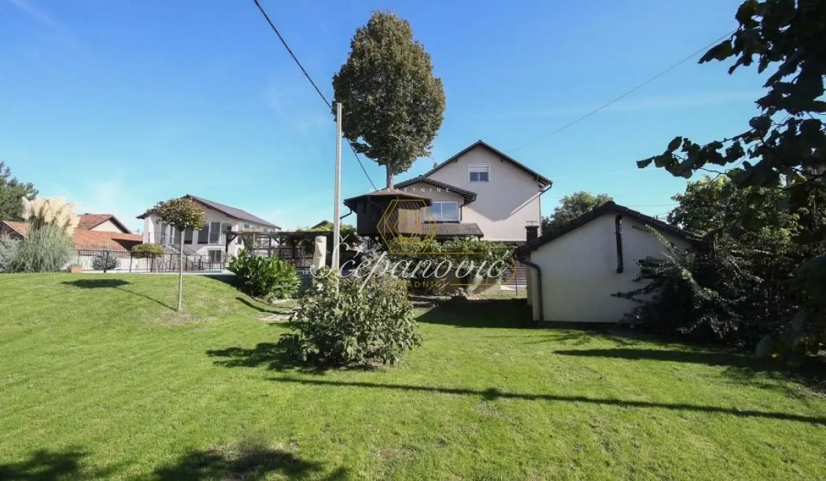 Prodaja, kuća, 370m², Adice, Novi Sad Sve Podlokacije