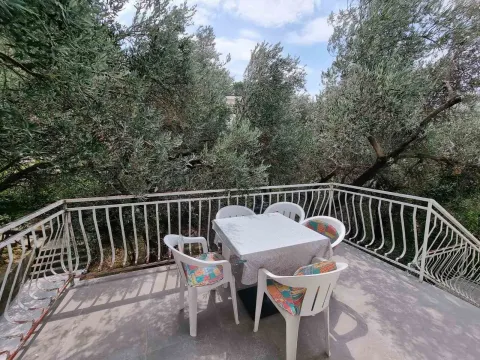 Rent, two bedroom apartment, 120m², Sveti Stefan, Budva - image 25