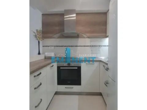 Izdavanje, trosoban stan, 78m², Zemun Gornji Grad, Zemun Sve Podlokacije - image 5