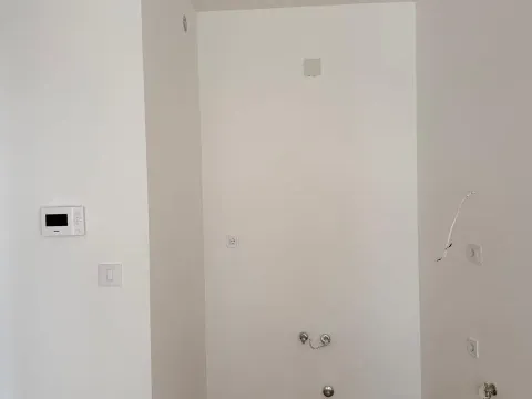 Sale, one bedroom apartment, 44m², Bečići, Budva - image 3