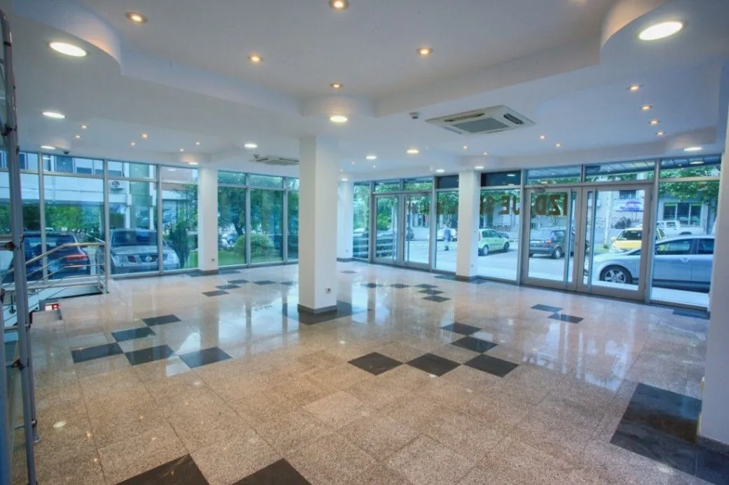 Izdavanje, poslovni prostor, 214m², Autobuska stanica, Podgorica