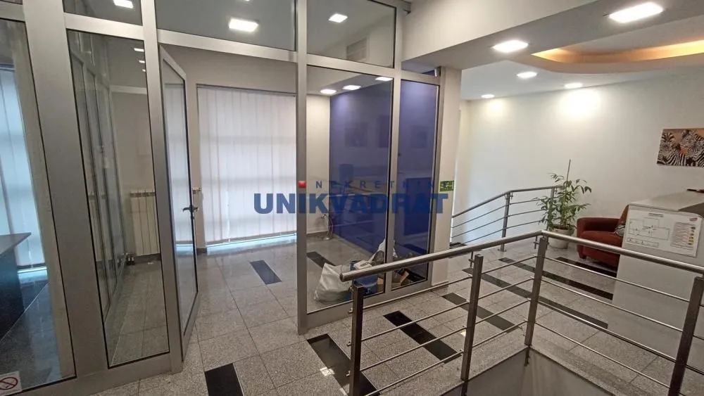 Rent, office space, 180m², Đeram Pijaca, Beograd