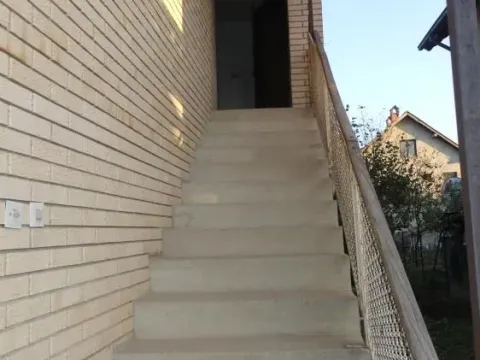 Sale, house, 400m², Trnava, Jagodina