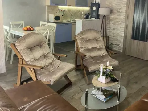 Izdavanje, trosoban stan, 90m², Seljanovo, Tivat - image 7