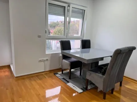 Izdavanje, dvosoban stan, 55m², Karaburma, Palilula Sve Podlokacije - image 2