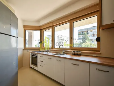 Izdavanje, trosoban stan, 150m², Preko Morače, Podgorica - image 10