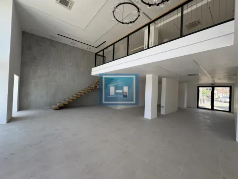 Izdavanje, poslovni prostor, 255m², Centar, Paraćin - image 4