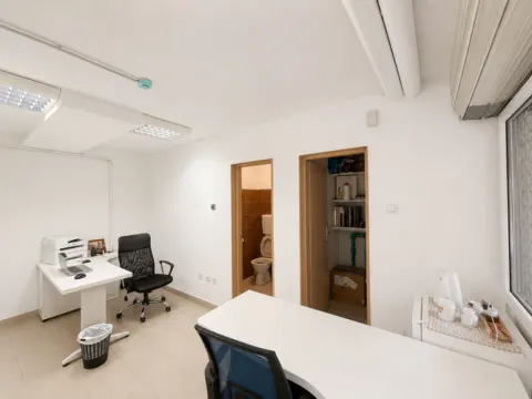 Rent, office space, 200m², Kluz, Zvezdara Sve Podlokacije - image 6