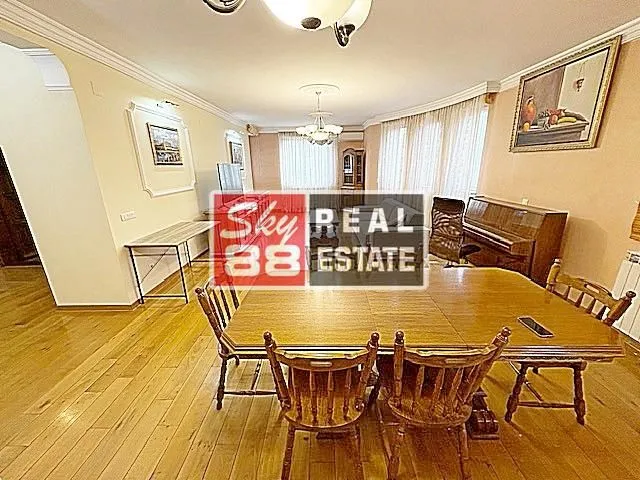 Rent, four bedroom apartment, 115m², Savski Venac, Beograd