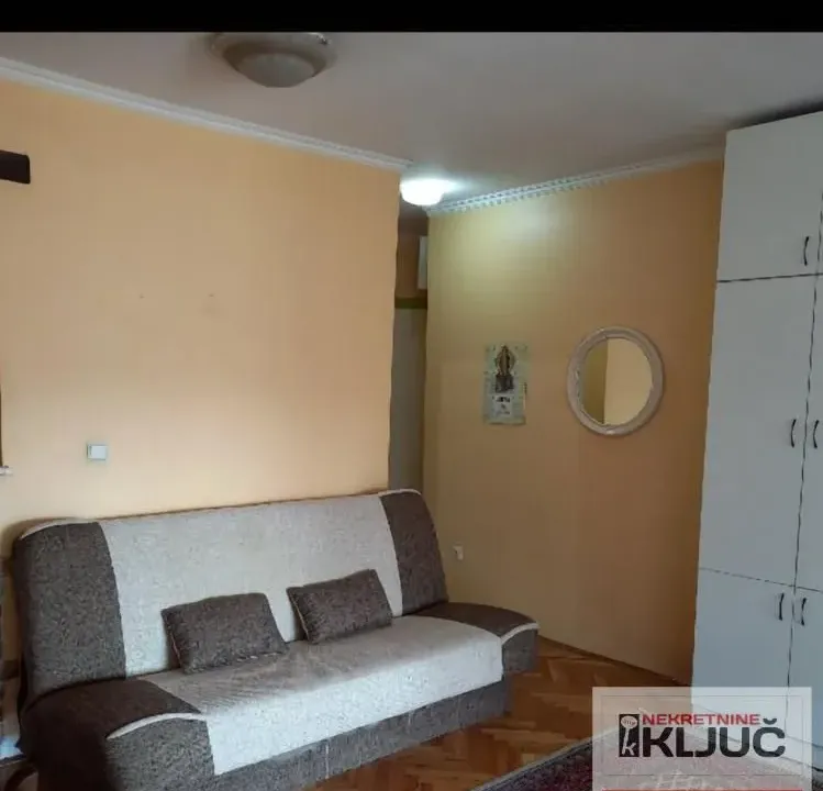 Izdavanje, dvosoban stan, 53m², Grbavica, Novi Sad Sve Podlokacije