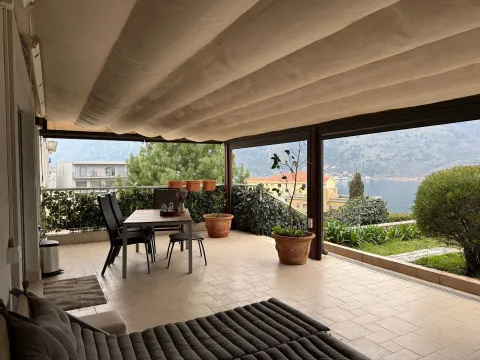 Sale, two bedroom apartment, 74m², Dobrota, Kotor - image 7