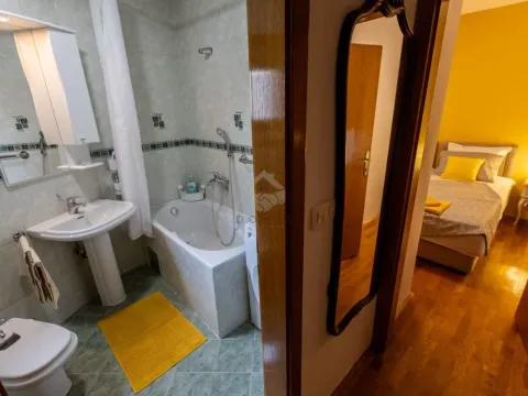 Izdavanje, jednosoban stan, 54m², Stari Aerodrom, Podgorica - image 8