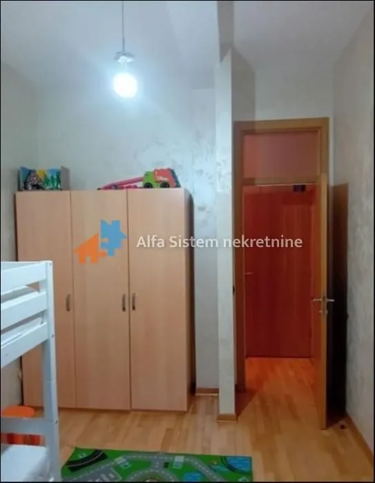 Izdavanje, trosoban stan, 98m², Savski Venac, Beograd