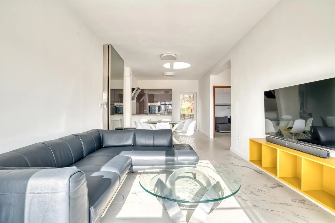 Sale, two bedroom apartment, 60m², Petrovac, Budva