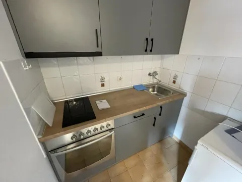 Izdavanje, garsonjera, 25m², Grbavica, Novi Sad Sve Podlokacije - image 5