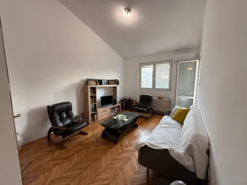 Izdavanje, jednosoban stan, 40m², Centar, Bar - image 2