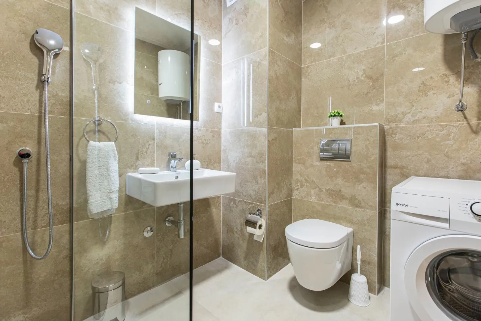 Sale, two bedroom apartment, 55m², Bečići, Budva