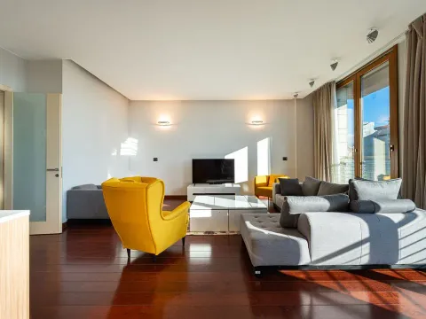 Rent, three bedroom apartment, 204m², Kod Capital Plaze, Podgorica - image 3