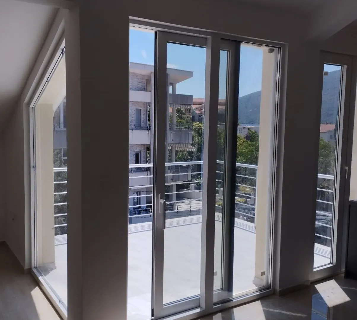 Prodaja, dvosoban stan, 74m², Baošići, Herceg Novi