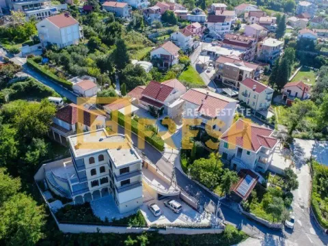 Prodaja, kuća, 371m², Tivat, Crna Gora - image 37