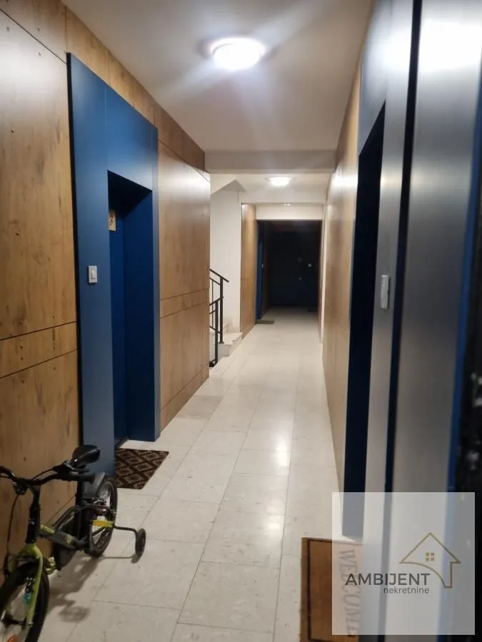Izdavanje, trosoban stan, 55m², Šumice, Beograd