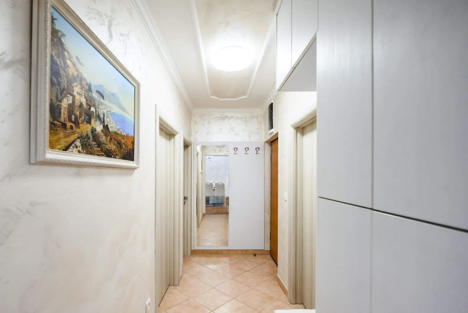 Izdavanje, dvosoban stan, 65m², Stari Aerodrom, Podgorica
