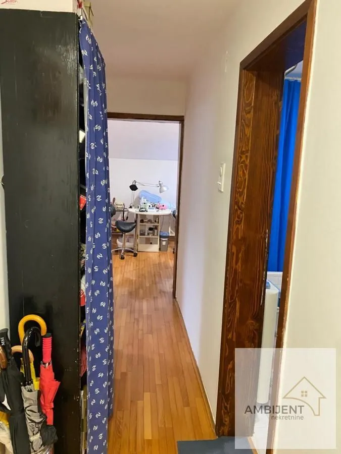 Prodaja, četvorosoban stan, 104m², Zemun Centar, Zemun Sve Podlokacije