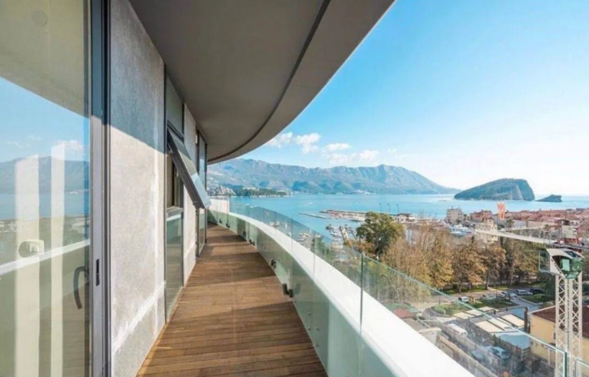 Sale, three bedroom apartment, 270m², Centar, Budva