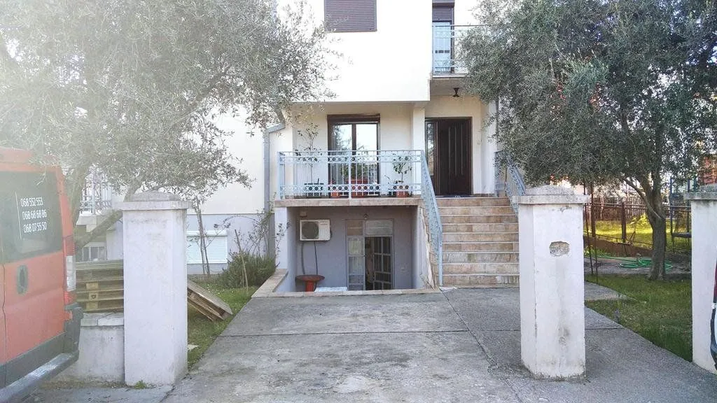 Rent, house, 250m², Masline, Podgorica