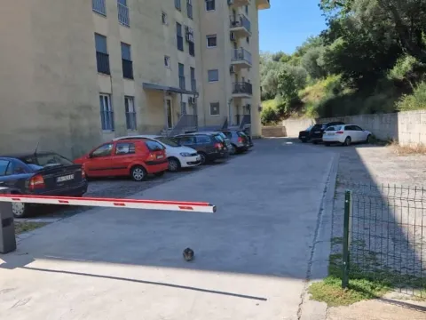 Rent, two bedroom apartment, 113m², Petrovac, Budva - image 8