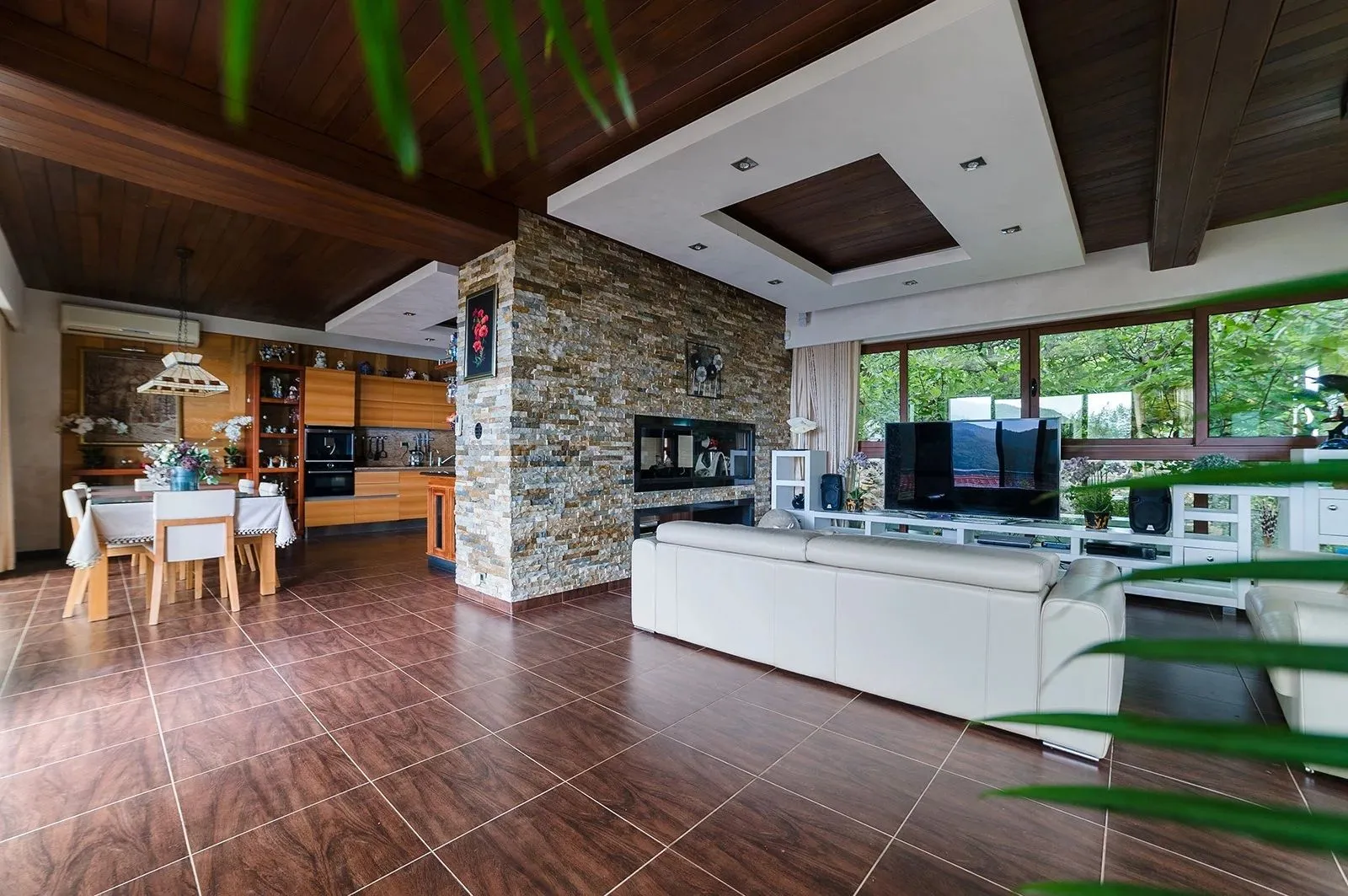 Sale, house, 487m², Bečići, Budva