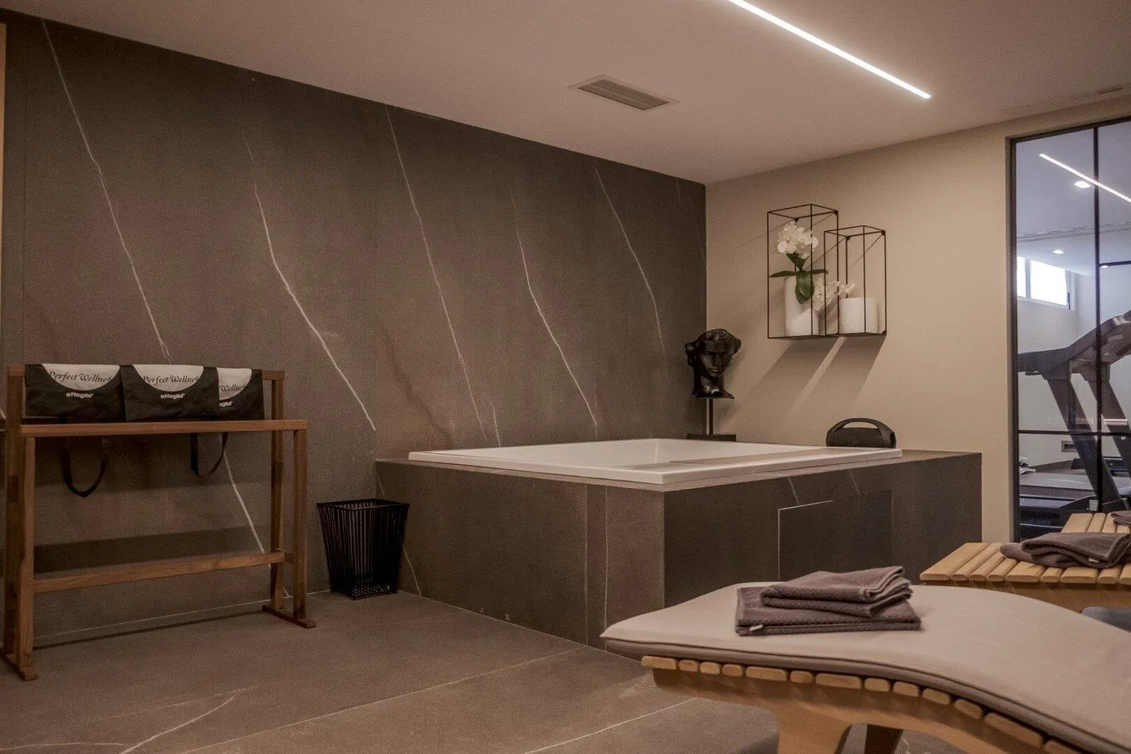 Sale, house, 498m², Zabjelo, Podgorica