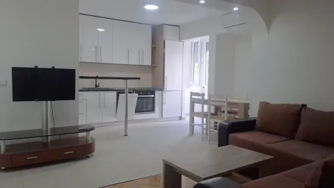 Prodaja, dvosoban stan, 60m², Centar, Bar - image 3