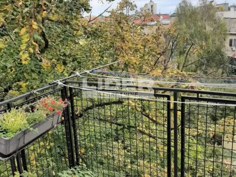 Prodaja, četvorosoban stan, 87m², Zemun Centar, Zemun Sve Podlokacije - image 2