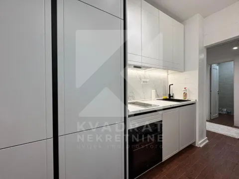 Izdavanje, trosoban stan, 85m², Krivi Most, Podgorica - image 5