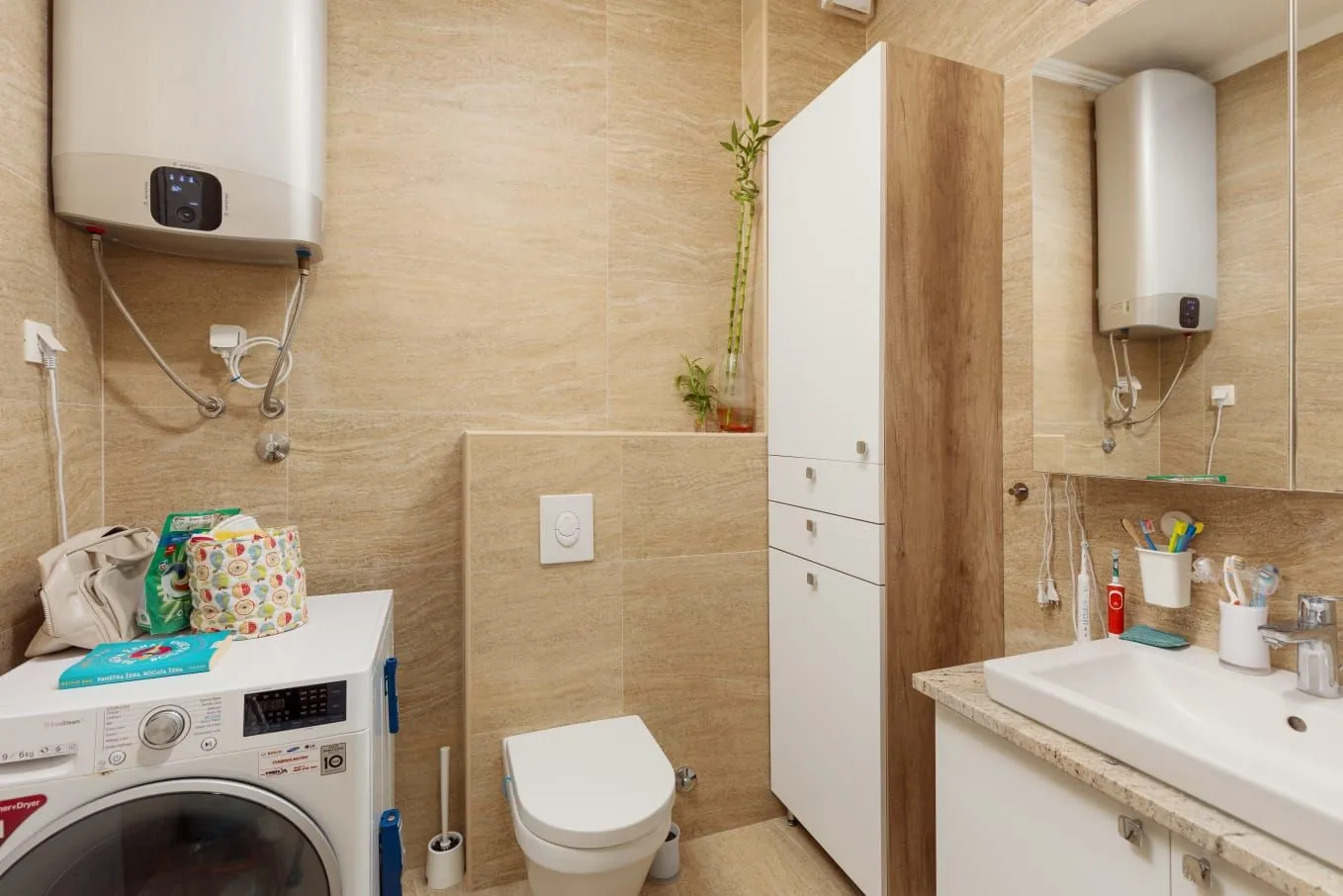 Izdavanje, dvosoban stan, 130m², Dobrota, Kotor