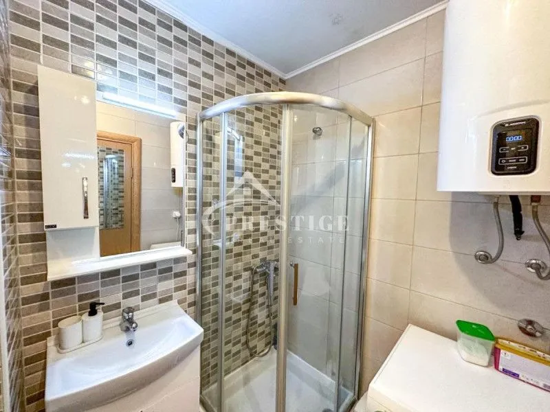 Izdavanje, dvosoban stan, 60m², Blok 5, Podgorica