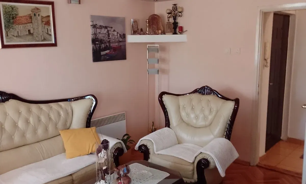 Sale, two bedroom apartment, 64m², Pejton, Podgorica